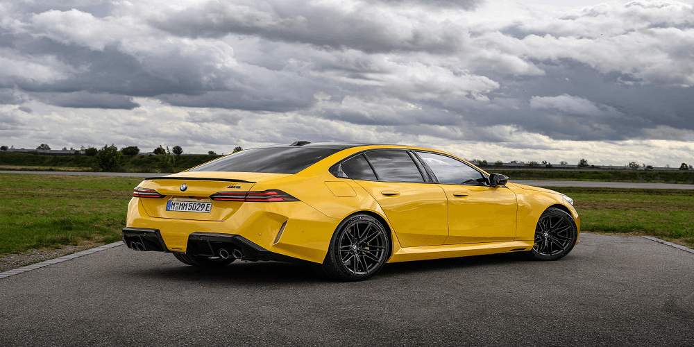 Unleashing Power: The 2025 BMW M5